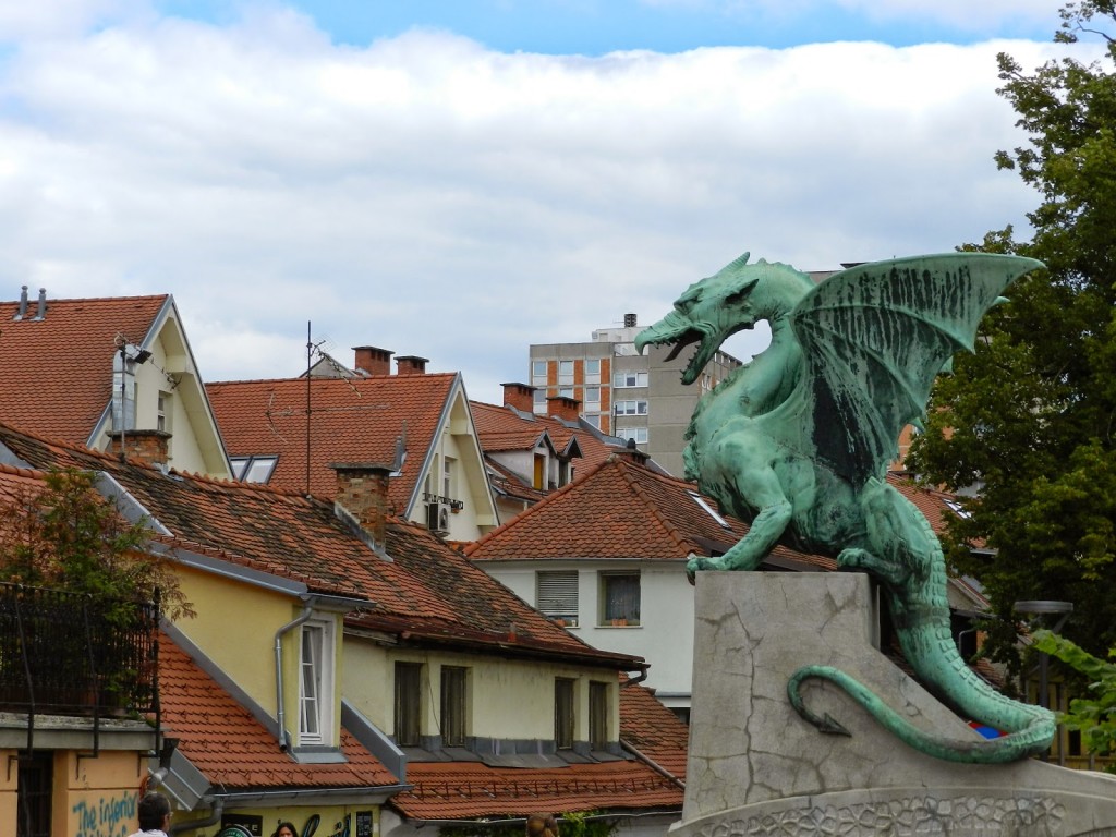 02 ponte Dragon Bridge dragões verdes de cobre - Rio Ljubljanica - o que fazer em ljubljana eslovenia - dicas de viagem