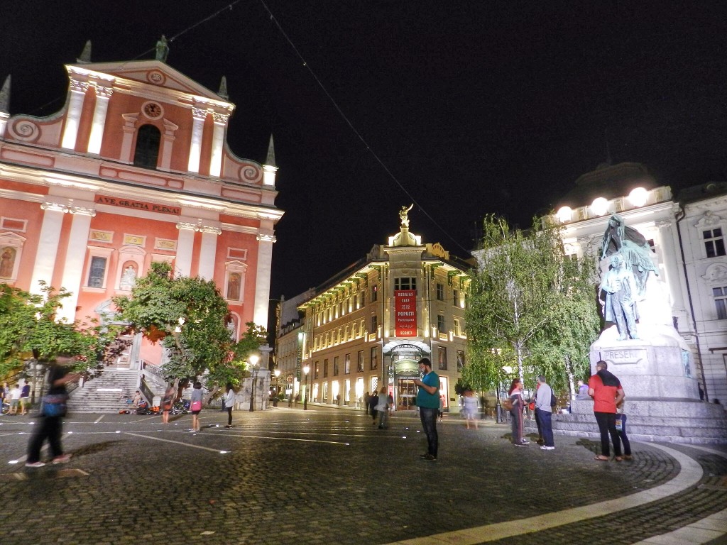 10 Preseren Square - o que fazer em ljubljana eslovenia - dicas de viagem