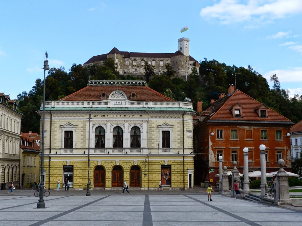 15 Academia Philharmonicorum praça do congresso - o que fazer em ljubljana eslovenia - dicas de viagem