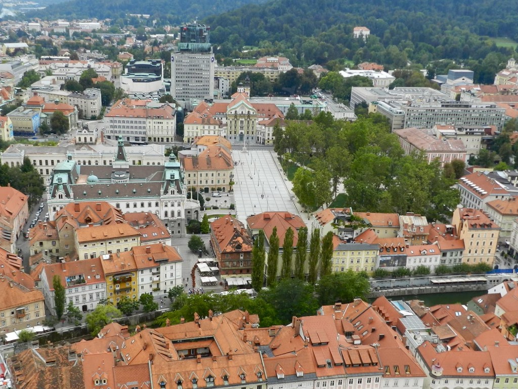 16 vista do castelo praça do congresso - o que fazer em ljubljana eslovenia - dicas de viagem