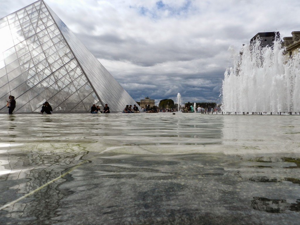 04 PASSEIO 01 Louvre museu e piramides - dicas o que fazer em paris roteiros de viagem