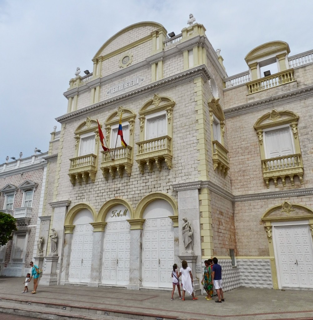 14 teatro heredia - cidade murada amuralhada fortificada centro historico - Turismo tour guiado cartagena das indias colombia dicas de viagem o que fazer passeios roteiros