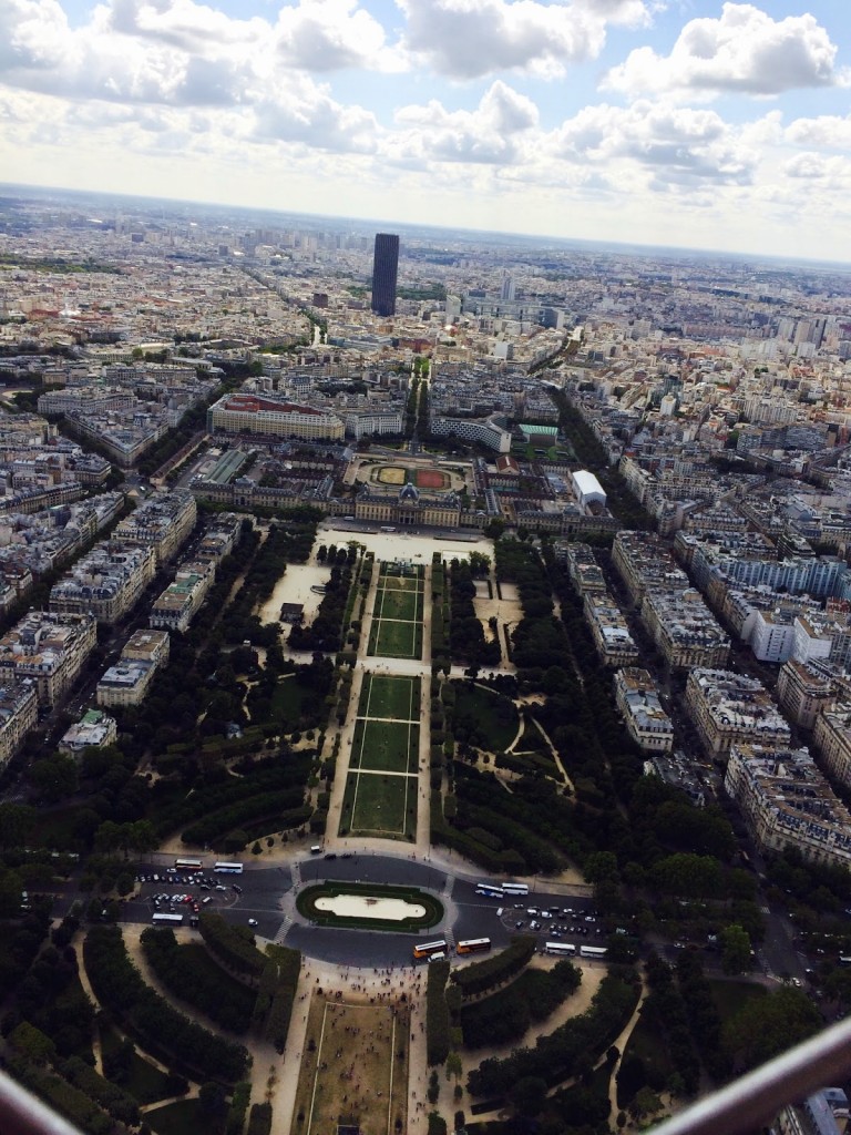 Paris vista do TOPO da Torre Eiffel | Mais uma foto da Teca Machado :)
