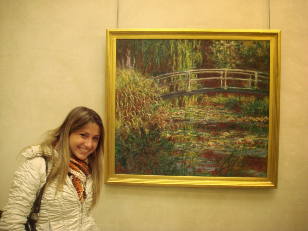 Toda feliz ao lado de um Monet :) 