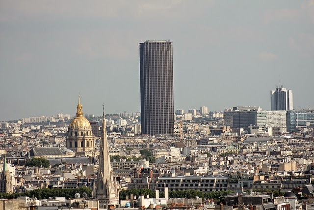 A Torre Montparnasse vista de fora - feia, né?! | foto: flickr.com