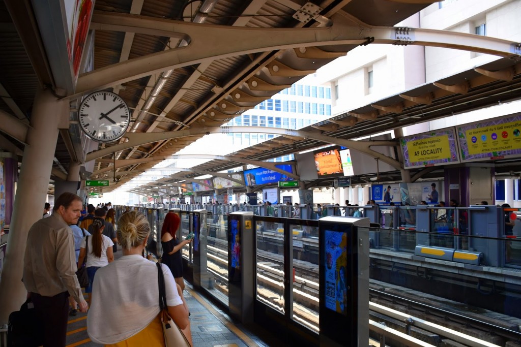 09 metro skytrain bts mrt bangkok tailandia