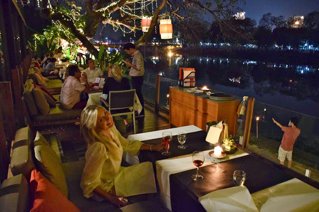 19 restaurant Deck 1 riverfront riverside ping river chiang mai tailandia