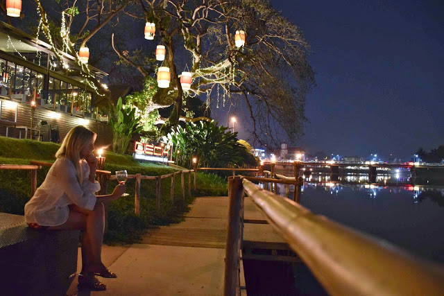 24 restaurant Deck 1 riverfront riverside ping river chiang mai tailandia
