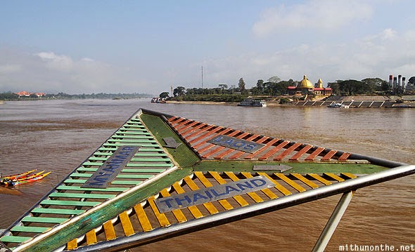 Marco das três fronteiras (Tailândia / Laos / Myanmar) no Rio Mekong | foto: mithunonthe.net