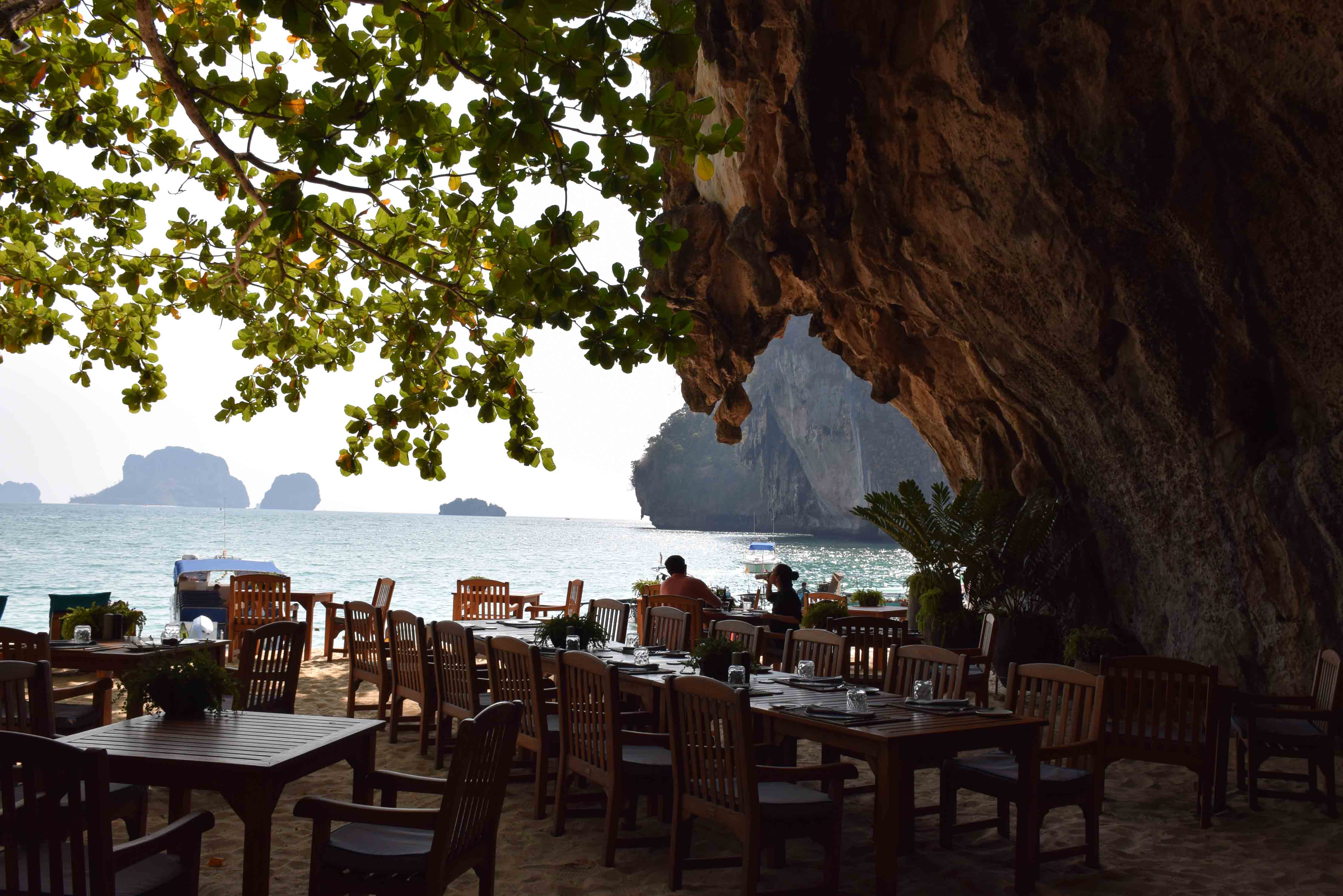 Restaurants KRABI Railay and Phranang Beach - THE GROTTO RAYAVADEE 02
