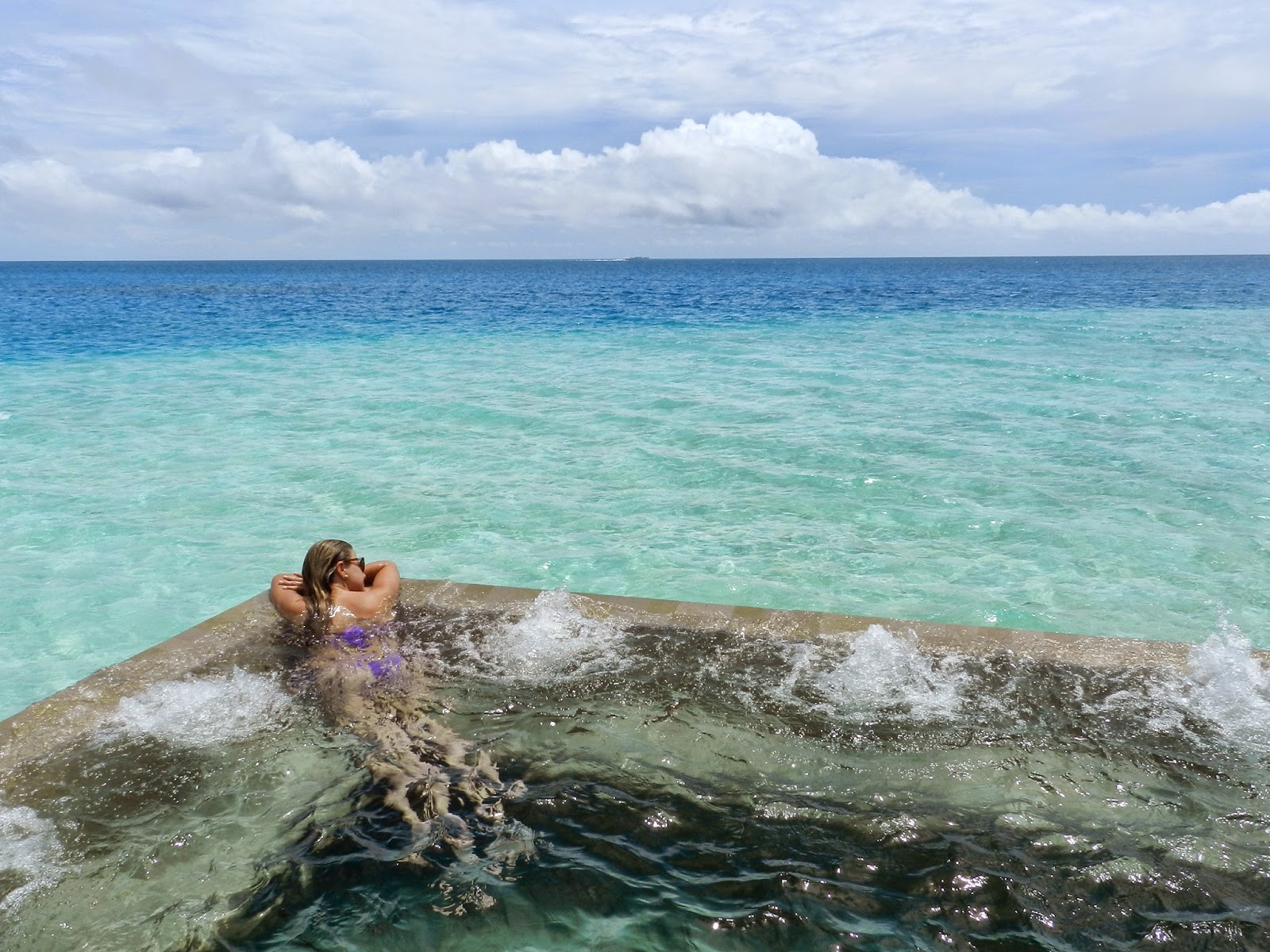 piscina velassaru resort ilhas maldivas