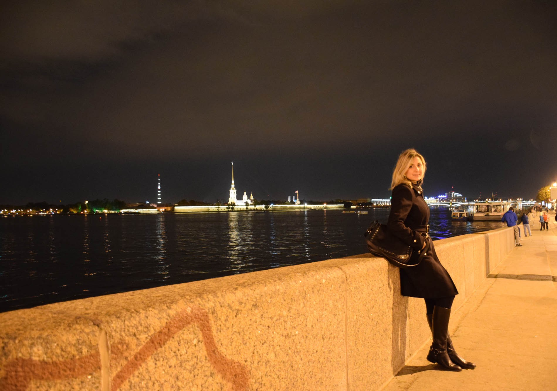 São Petersburgo by night - nas margens do Rio Neva