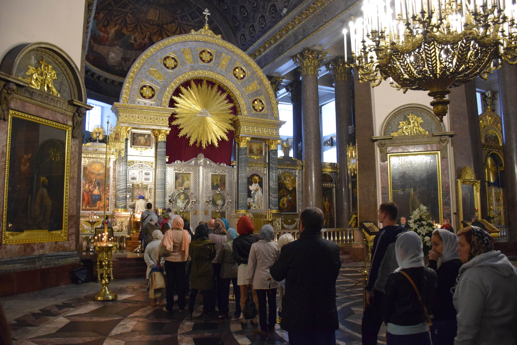 A fila para beijar o ícone mais venerado da Rússia, da Nossa Senhora de Kazan