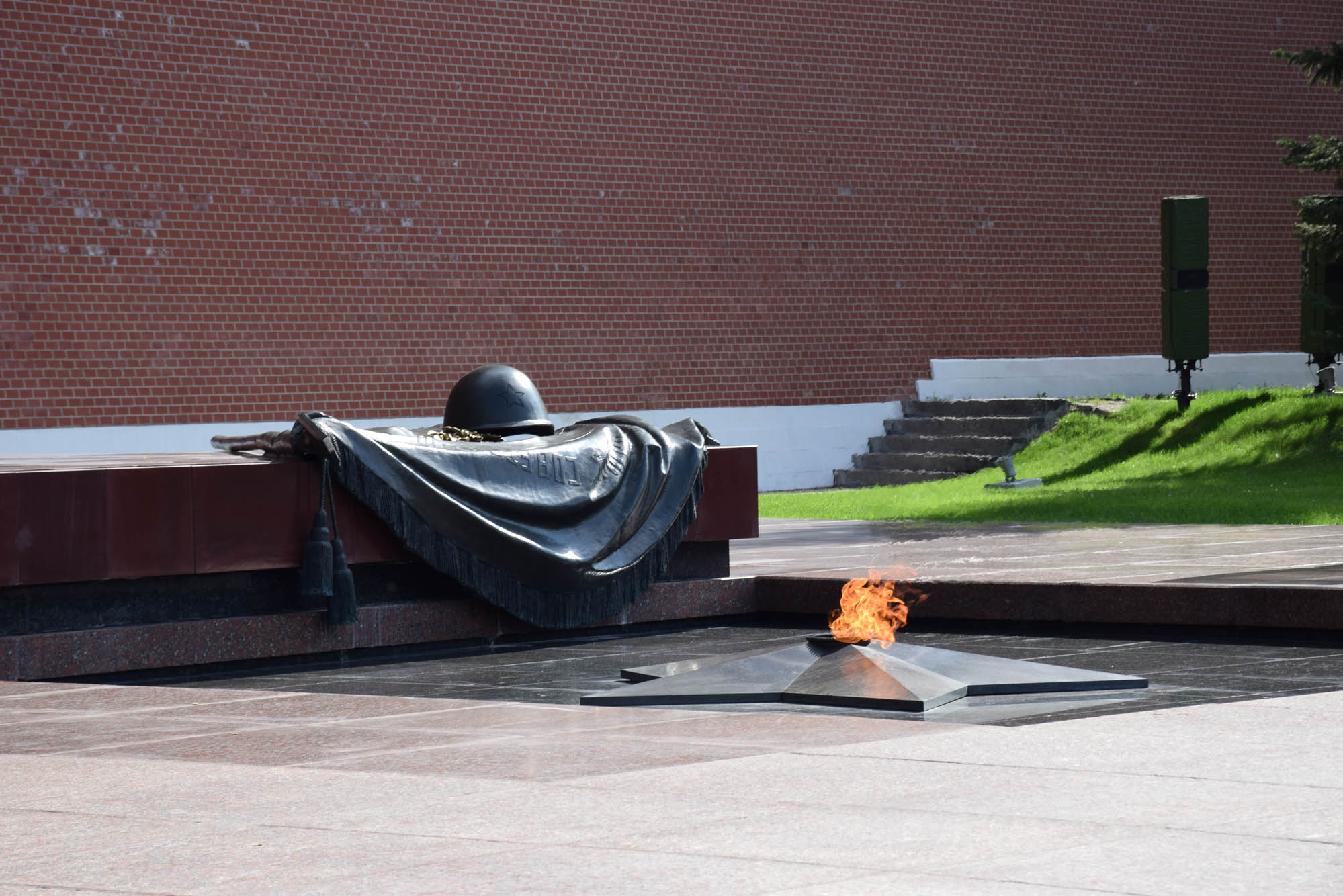 Monumento ao soldado desconhecido, em frente ao Kremlin de Moscou