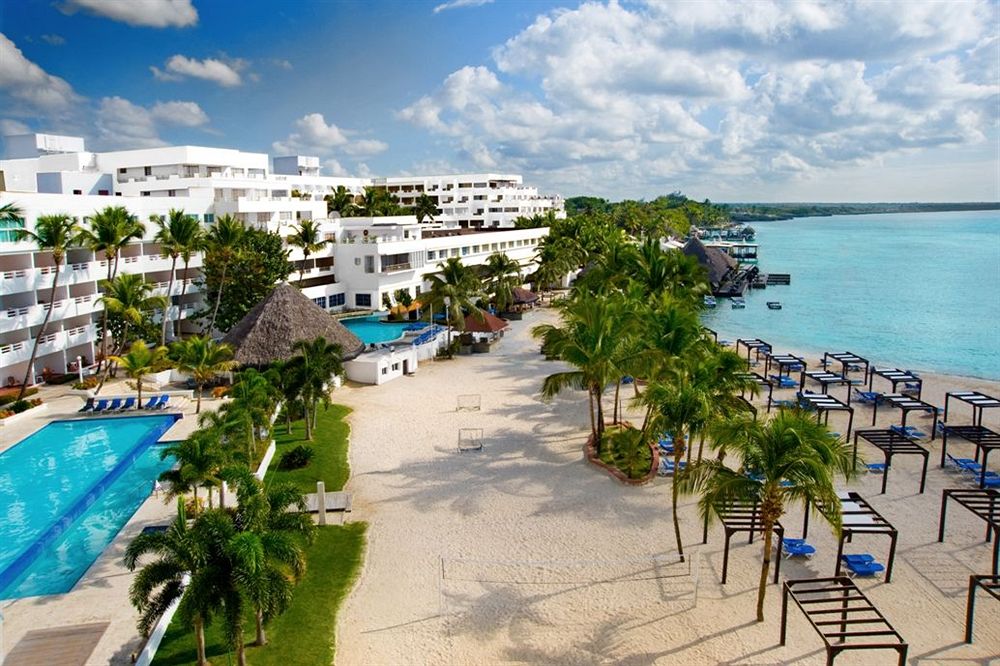Hotel Be Live Experience Hamaca Beach em Boca Chica, Rep. Dominicana | foto: hotels.com