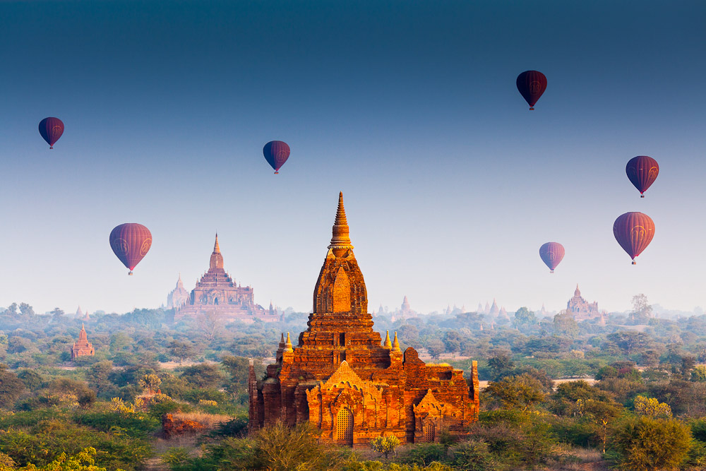 Vôo de balão sobre Bagan - Myanmar | foto: internationaltravellermag.com