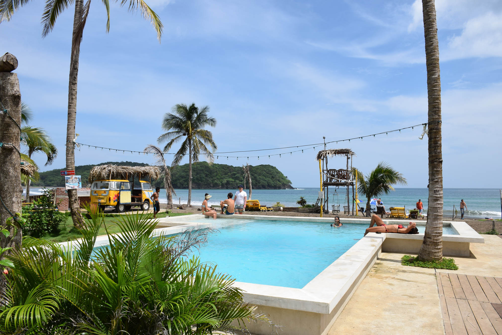 Piscina deliciosa e decoração mega descolada | Selina Hostel Playa Venao