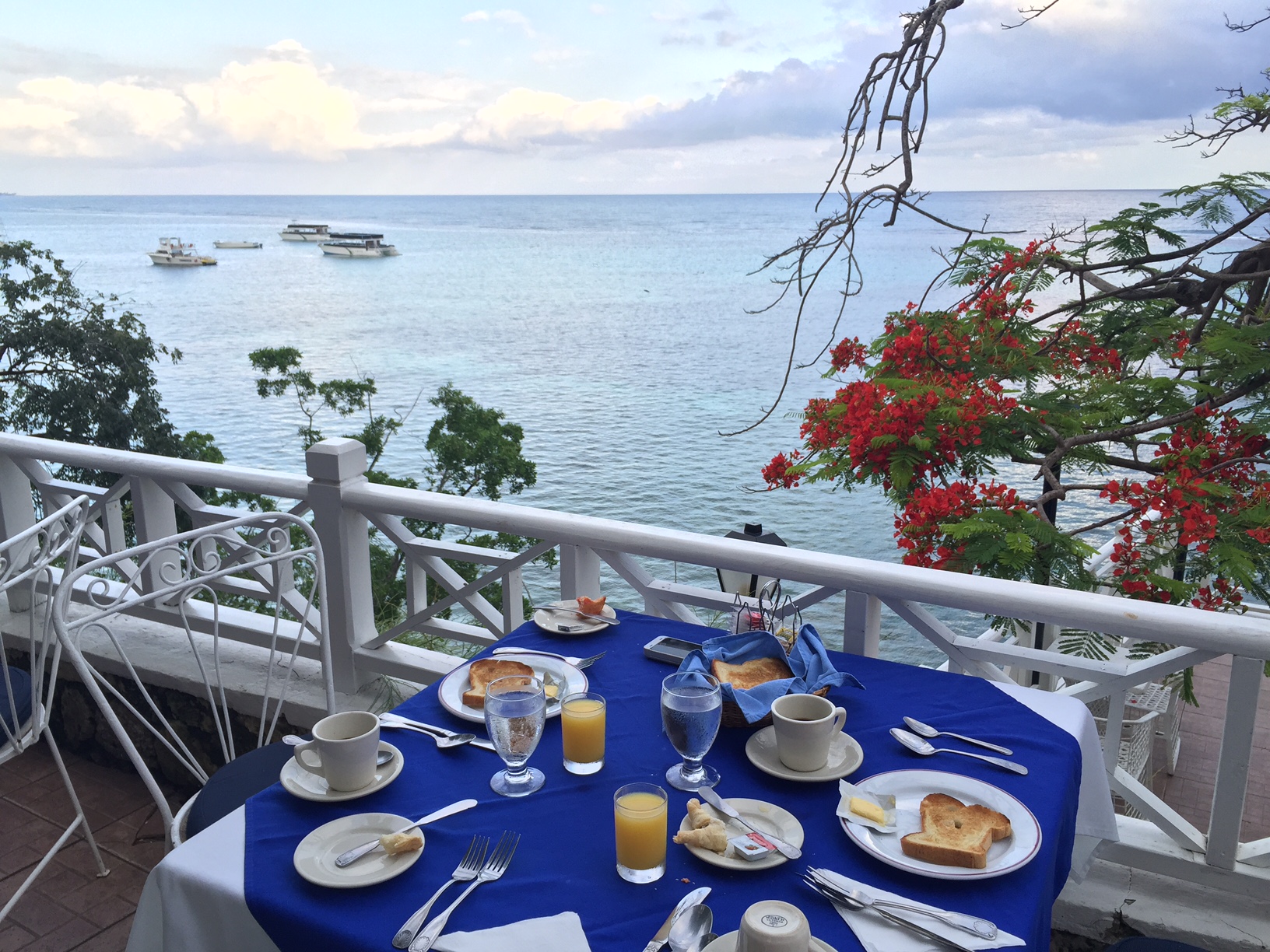 Café da manhã no Hibiscus Lodge - Ocho Rios - Jamaica