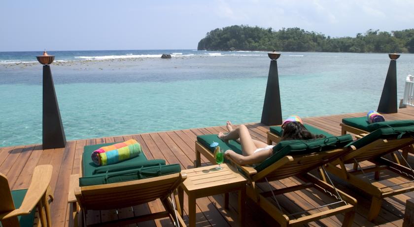 bonne-amie-villa-por-antonio-blue-lagoon-hotel-jamaica-03