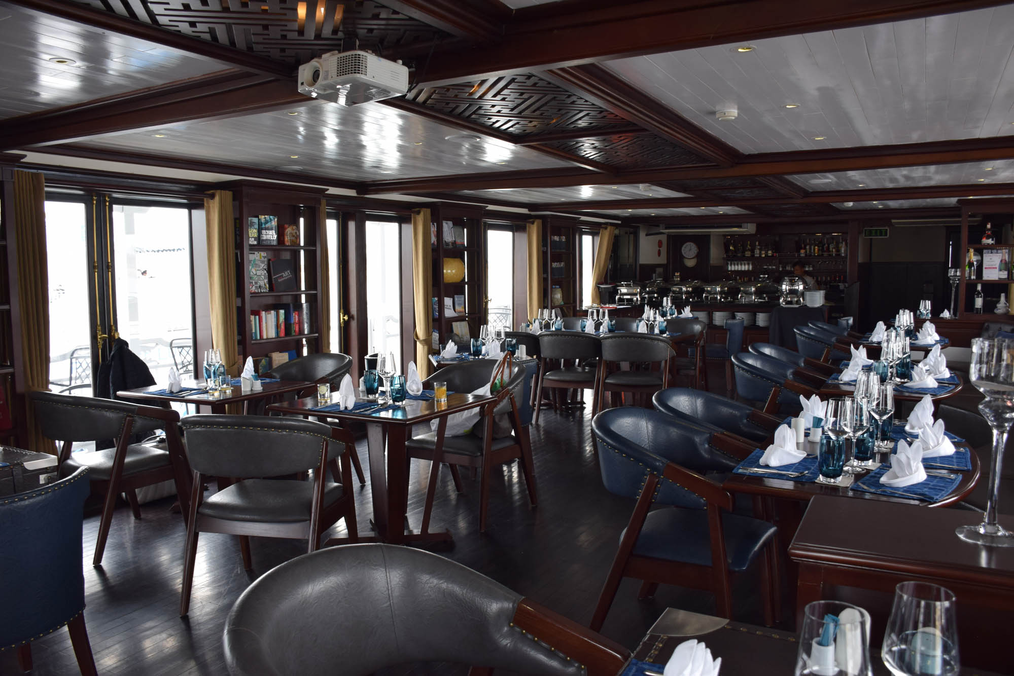 Restaurante do barco - Paradise Luxury Cruise - Halong Bay