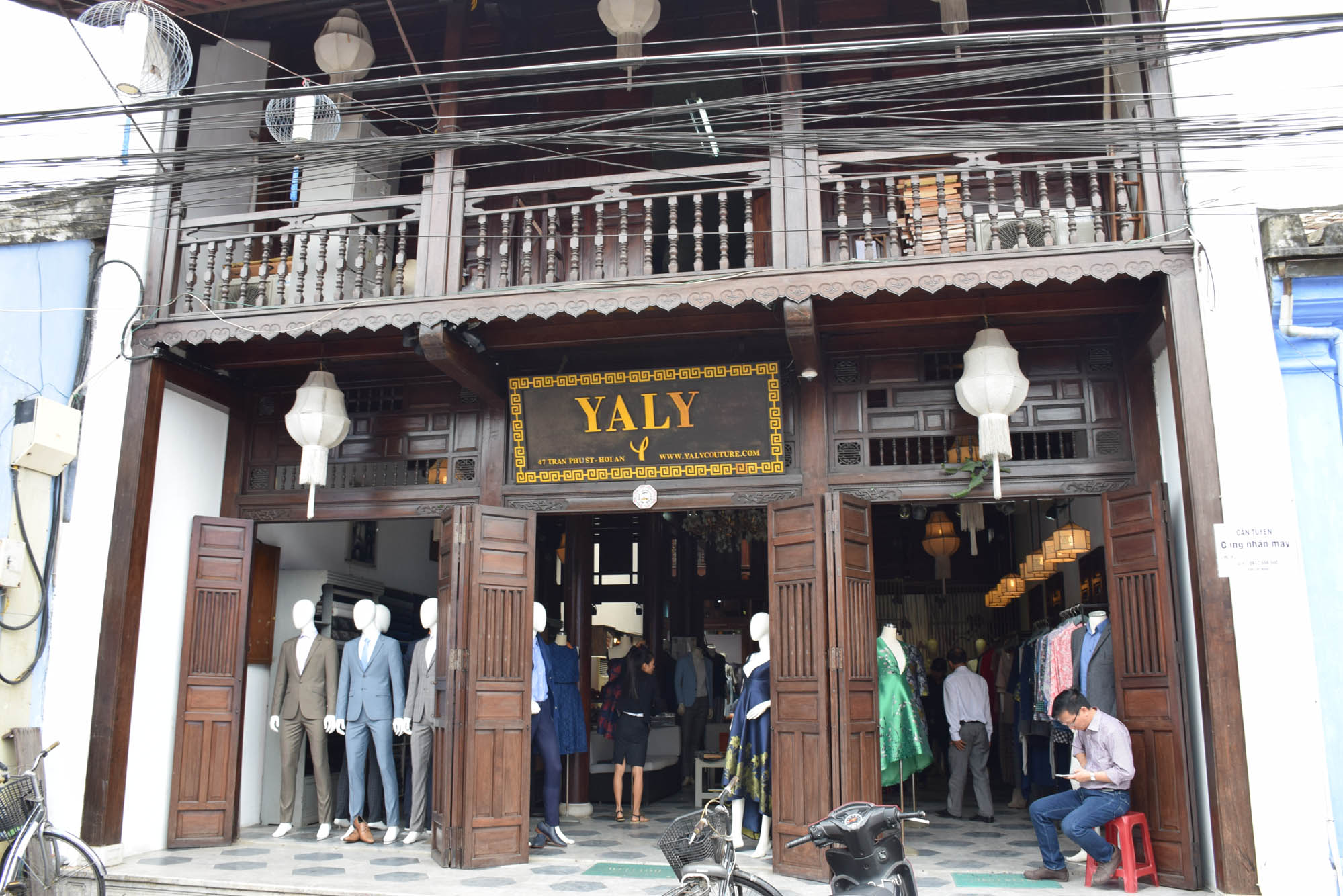 Yaly Couture, Hoi An: onde fizemos um vestido de festa e um terno
