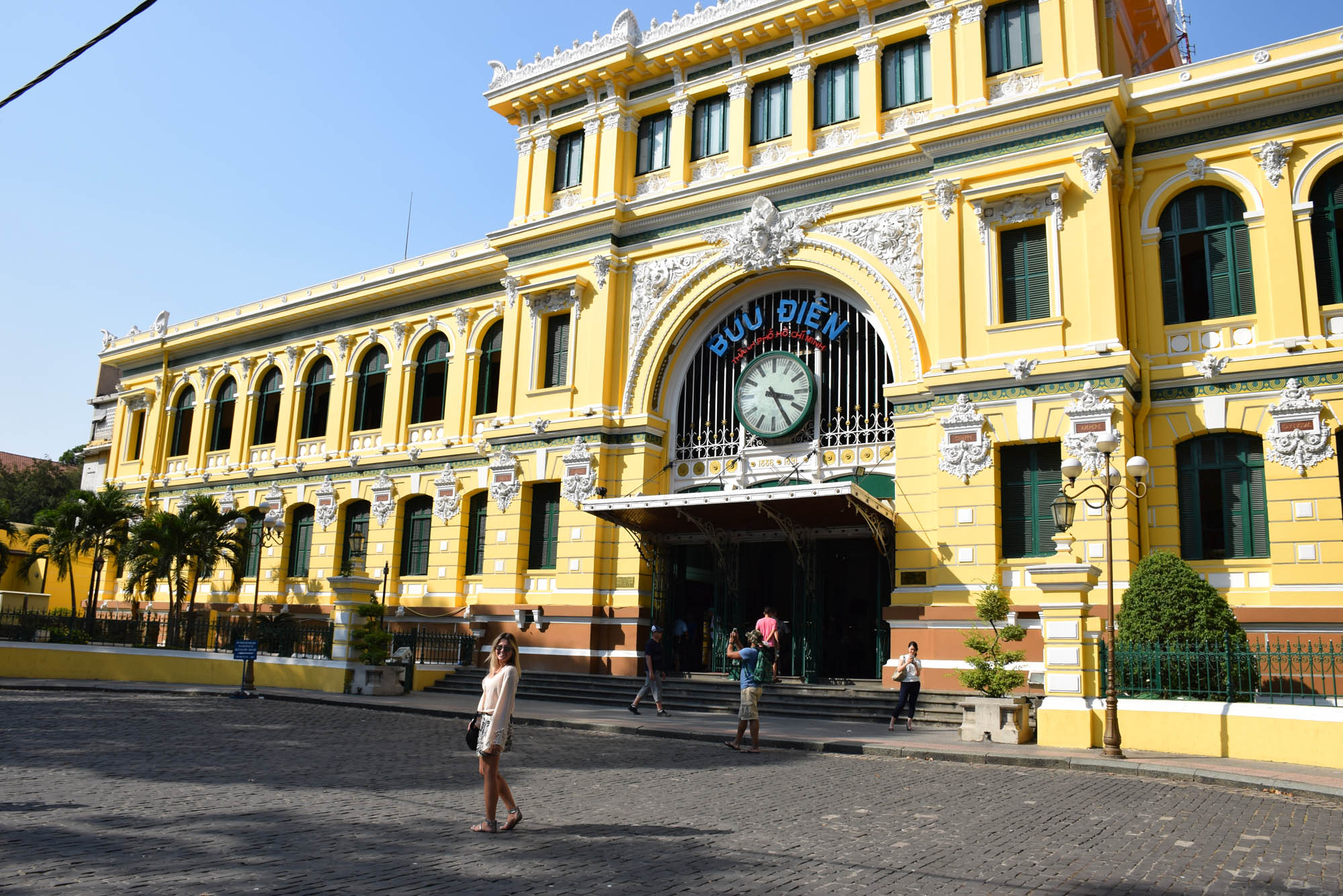 Post Office de Saigon - ainda em funcionamento!