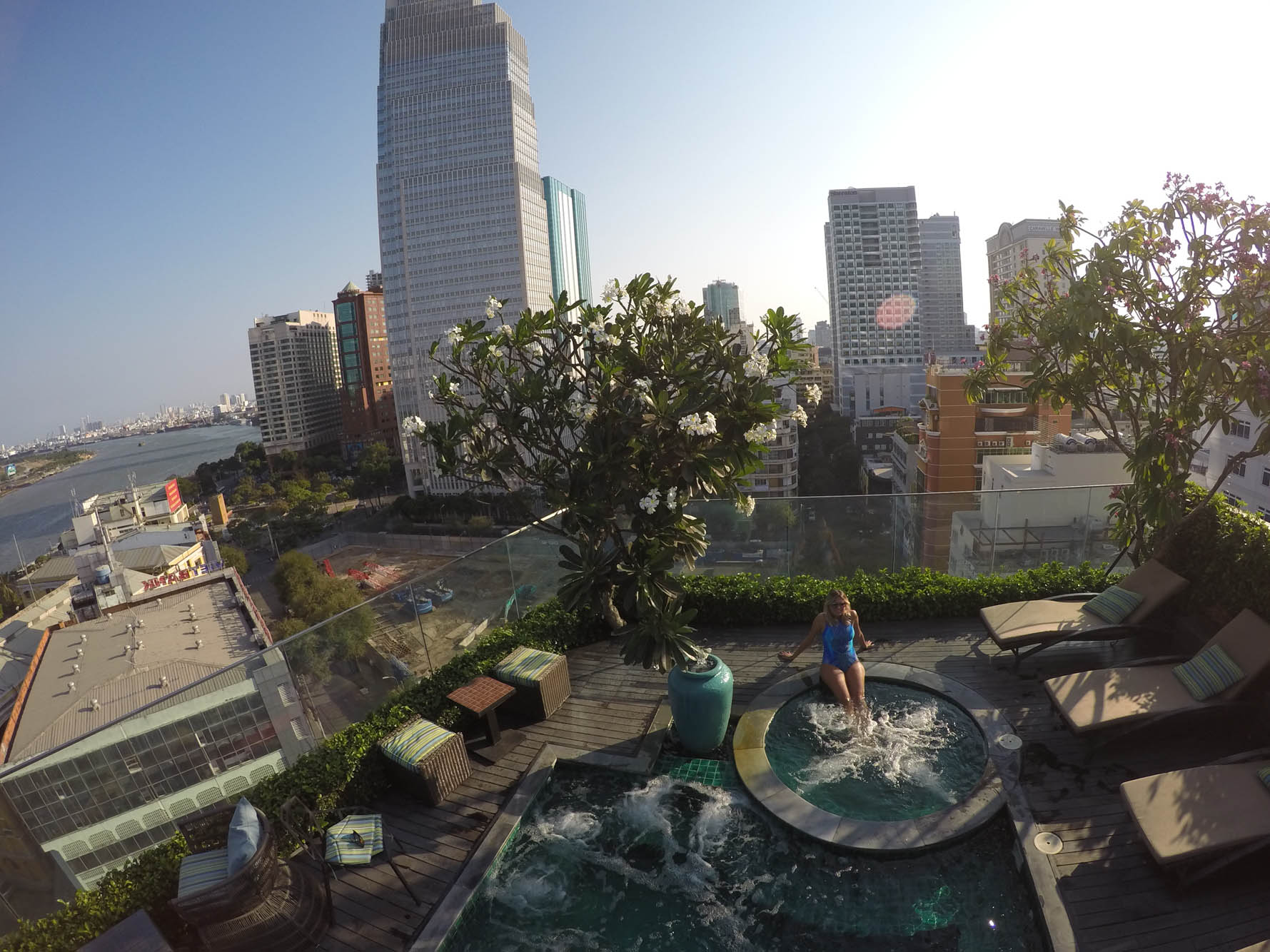 Piscina no rooftop do Silverland Jolie Hotel & Spa, no Distrito 1 de Ho Chi Minh City (Saigon)