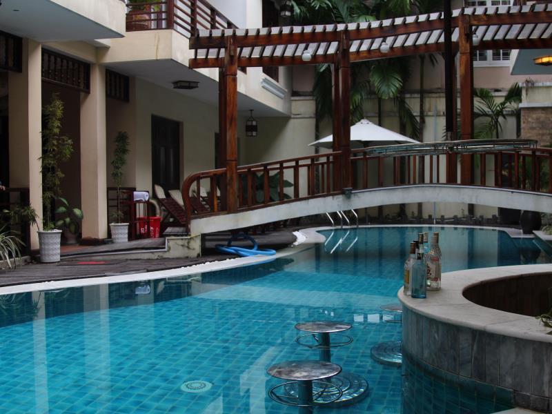Piscina do Long Life Riverside Hotel, em Hoi An, Vietnã | foto: divulgação