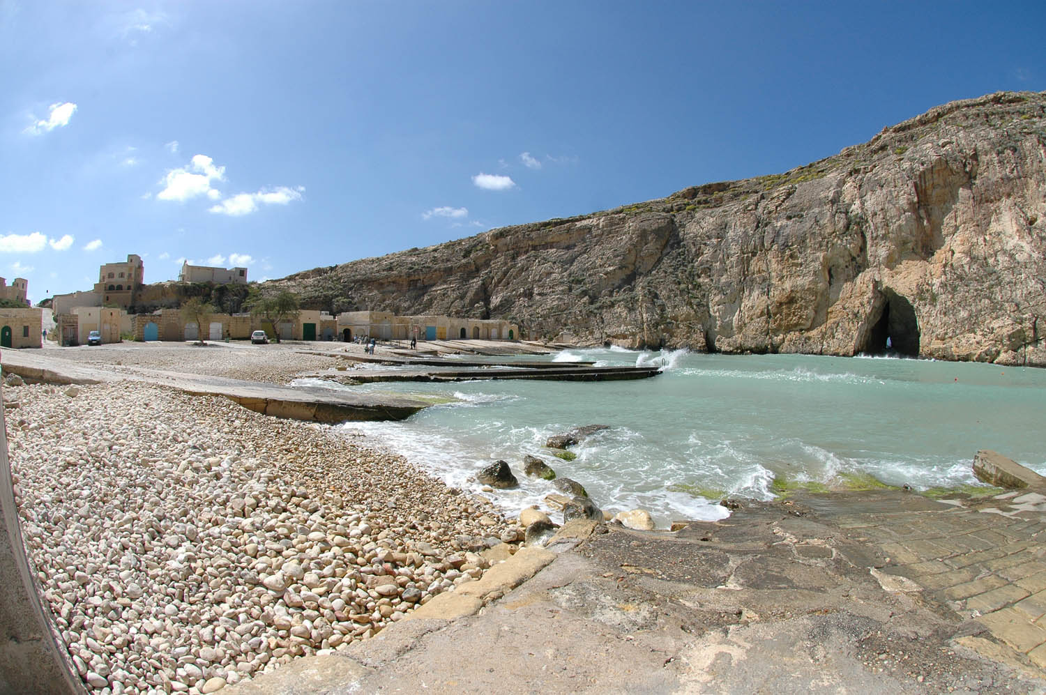 Agora a Inland Sea vista de baixo. Gozo, Malta | foto: © viewingmalta.com
