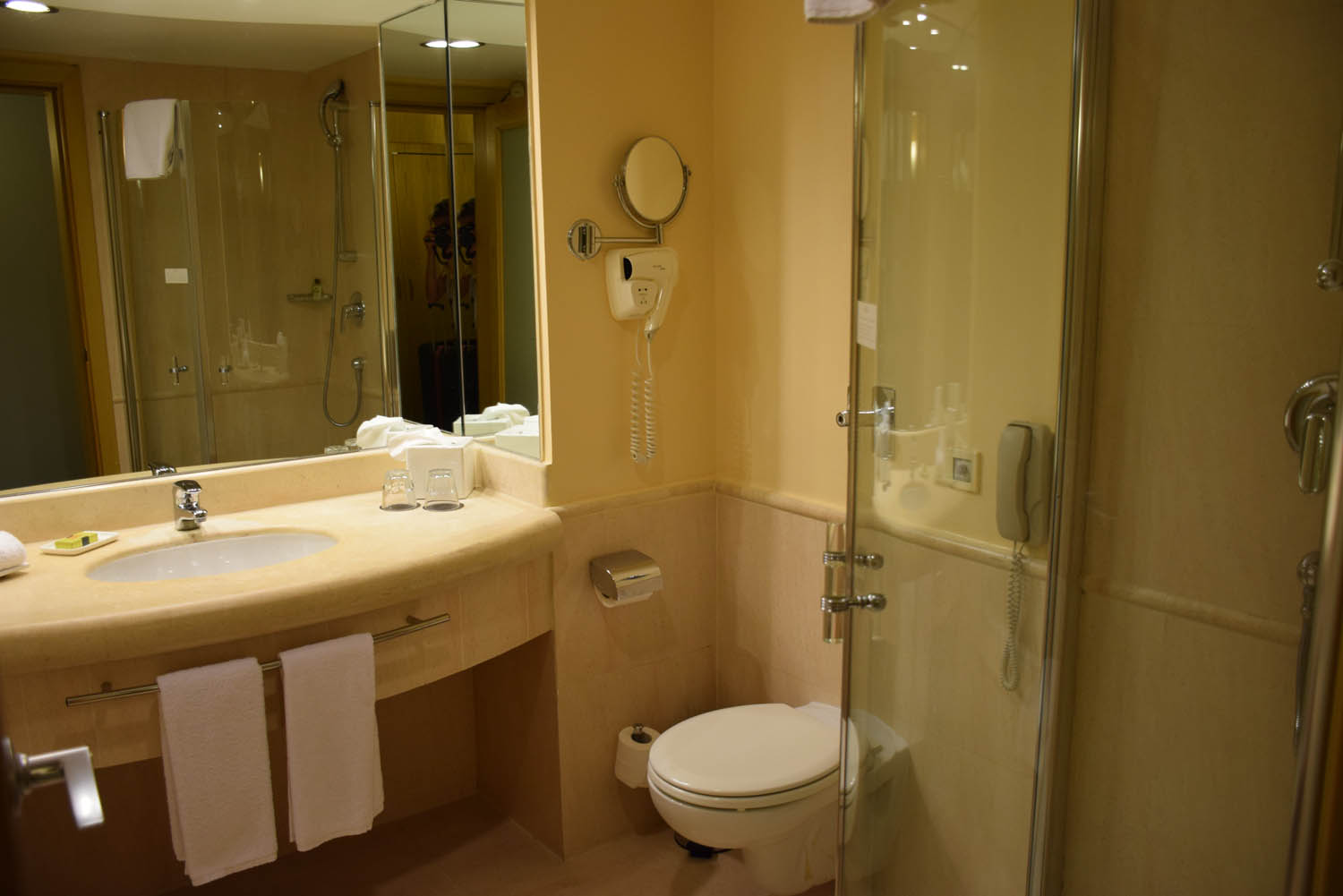 Banheiro do meu quarto | Hotel InterContinental Malta - St. Julian's
