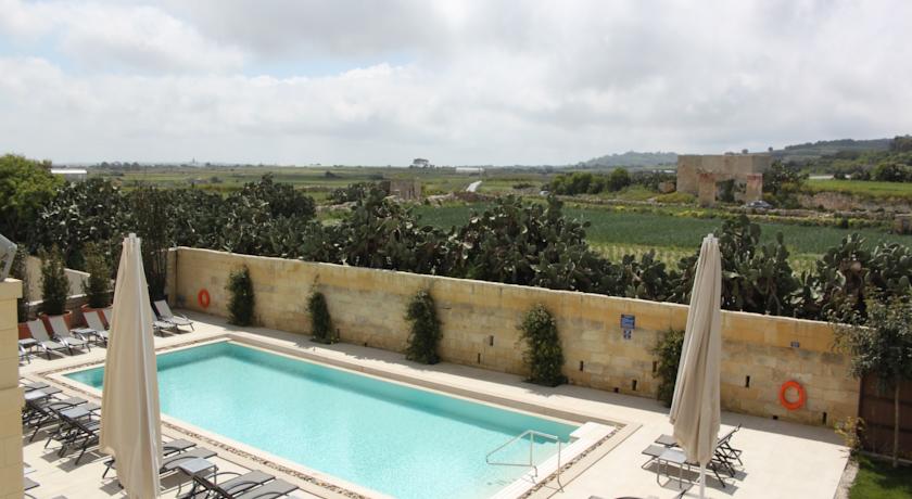 Piscina do Hotel The Xara Palace Relais & Chateaux em Mdina, Malta | foto: divulgação