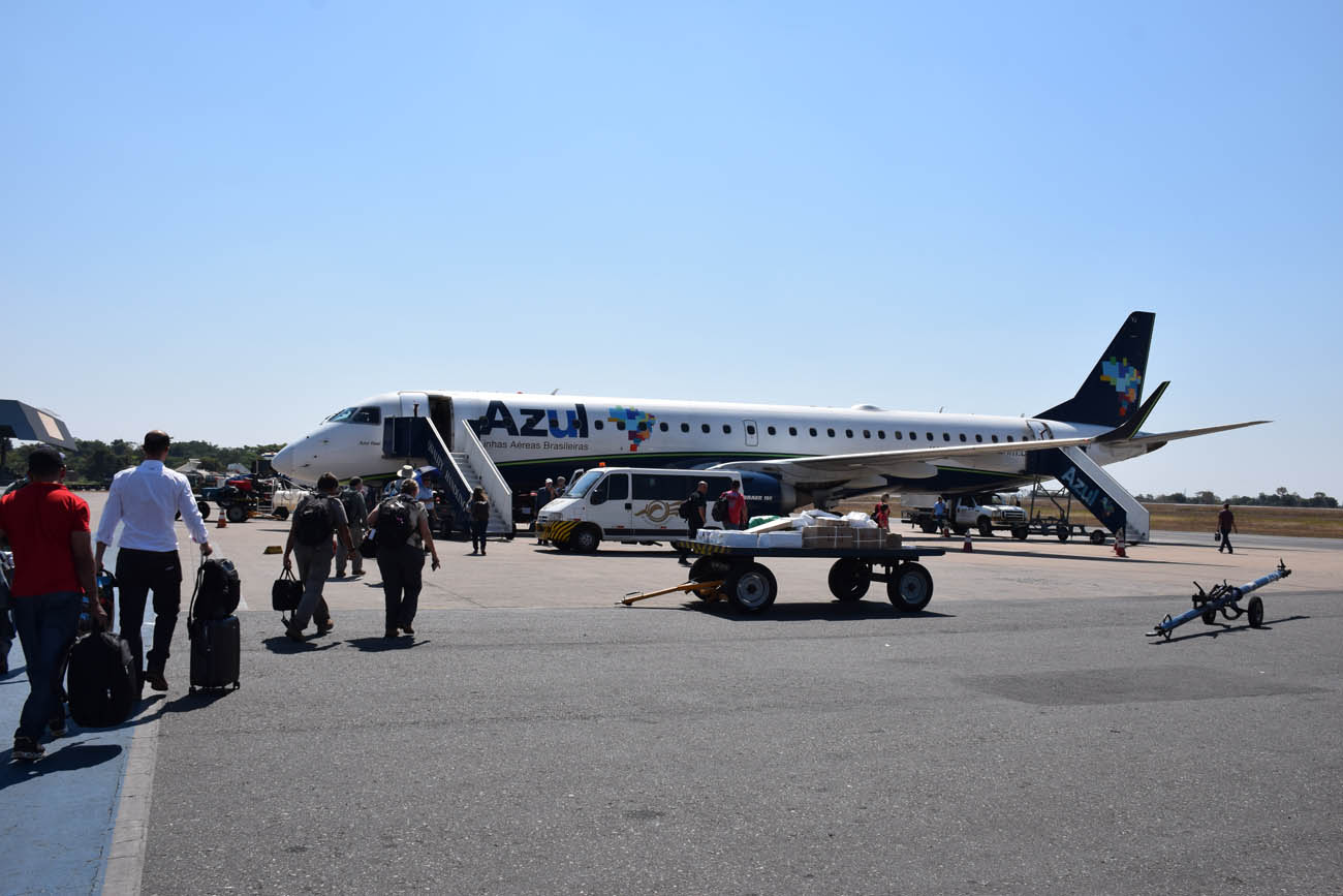 Avião da Azul no aeroporto de Cuiabá para ir a Alta Floresta