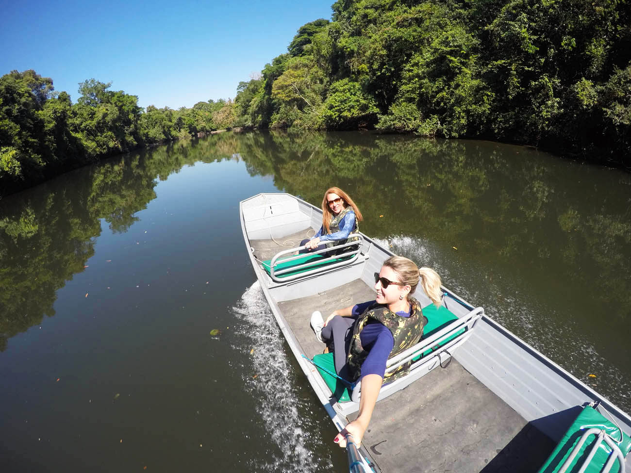No barco, a caminho da Trilha da Castanheira - Cristalino Lodge - Amazônia