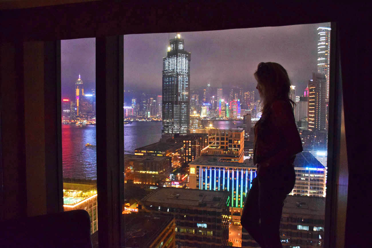 Baaaaita vista da janela do nosso quarto no Hotel ICON Hong Kong