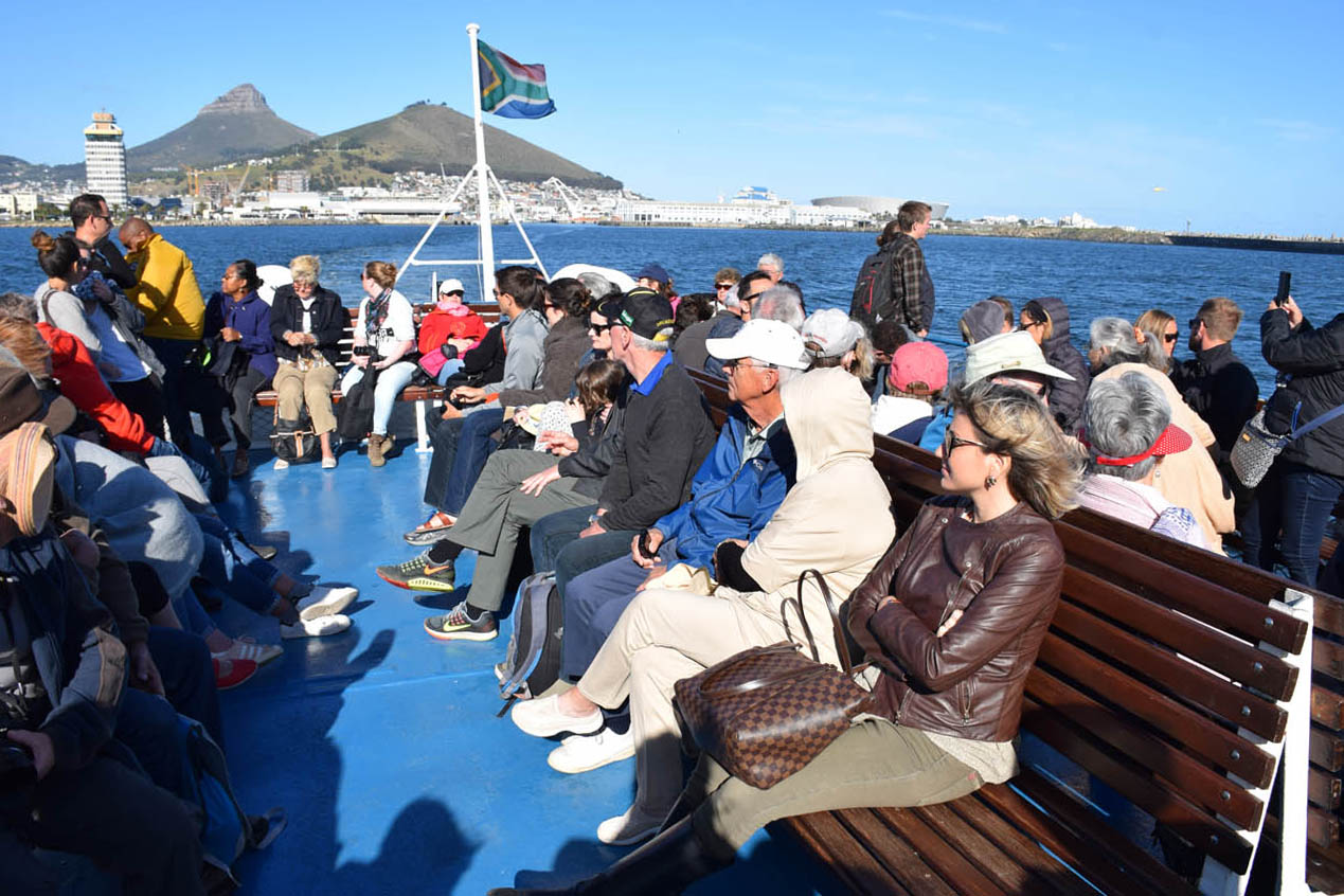 Balsa para Robben Island - não esqueça o casaco!!! Venta e faz muuuito frio no trajeto!!