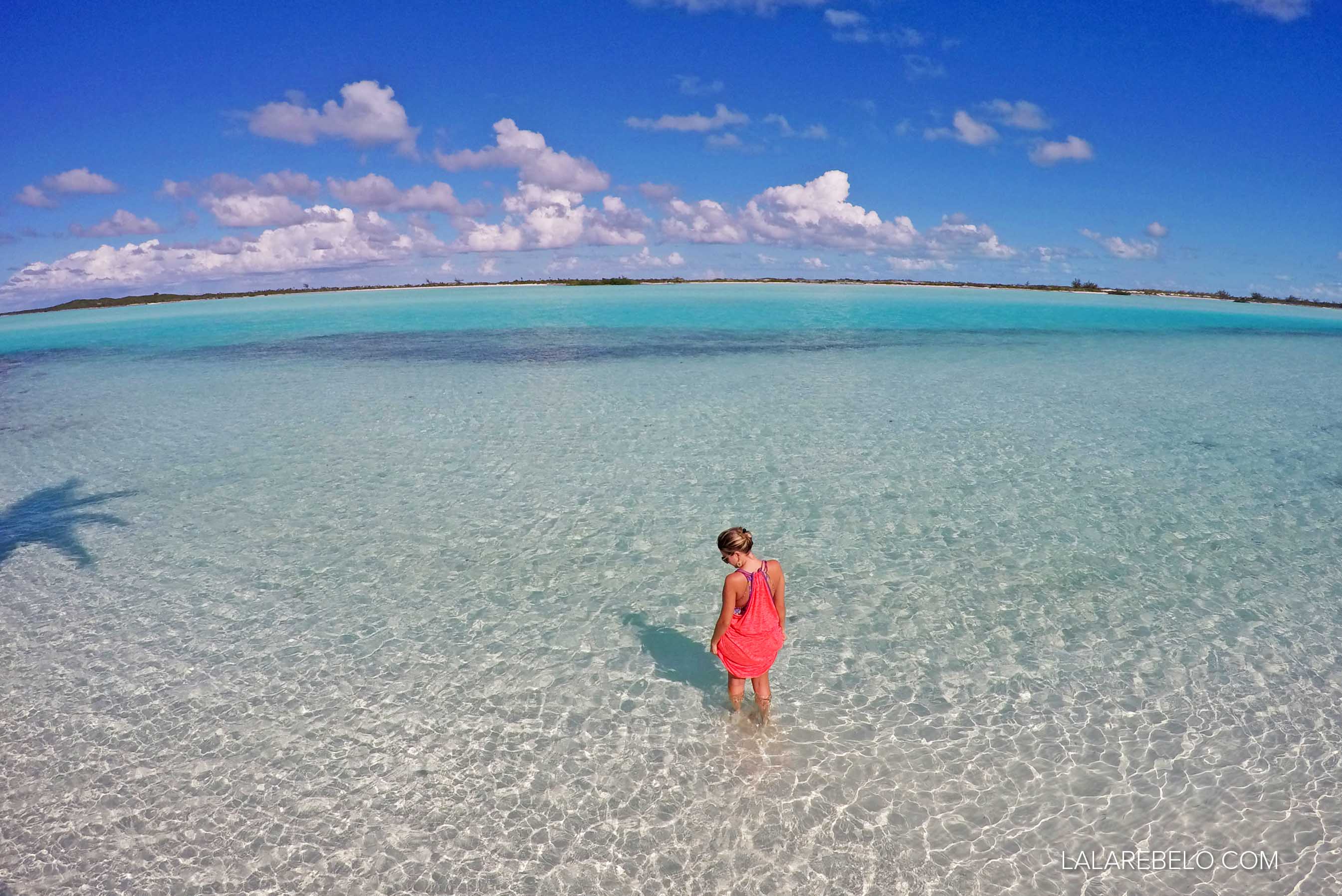 Praia que fica ao lado do Haulover Bay Bar and Grill - Rolle Town - Great Exuma - Bahamas