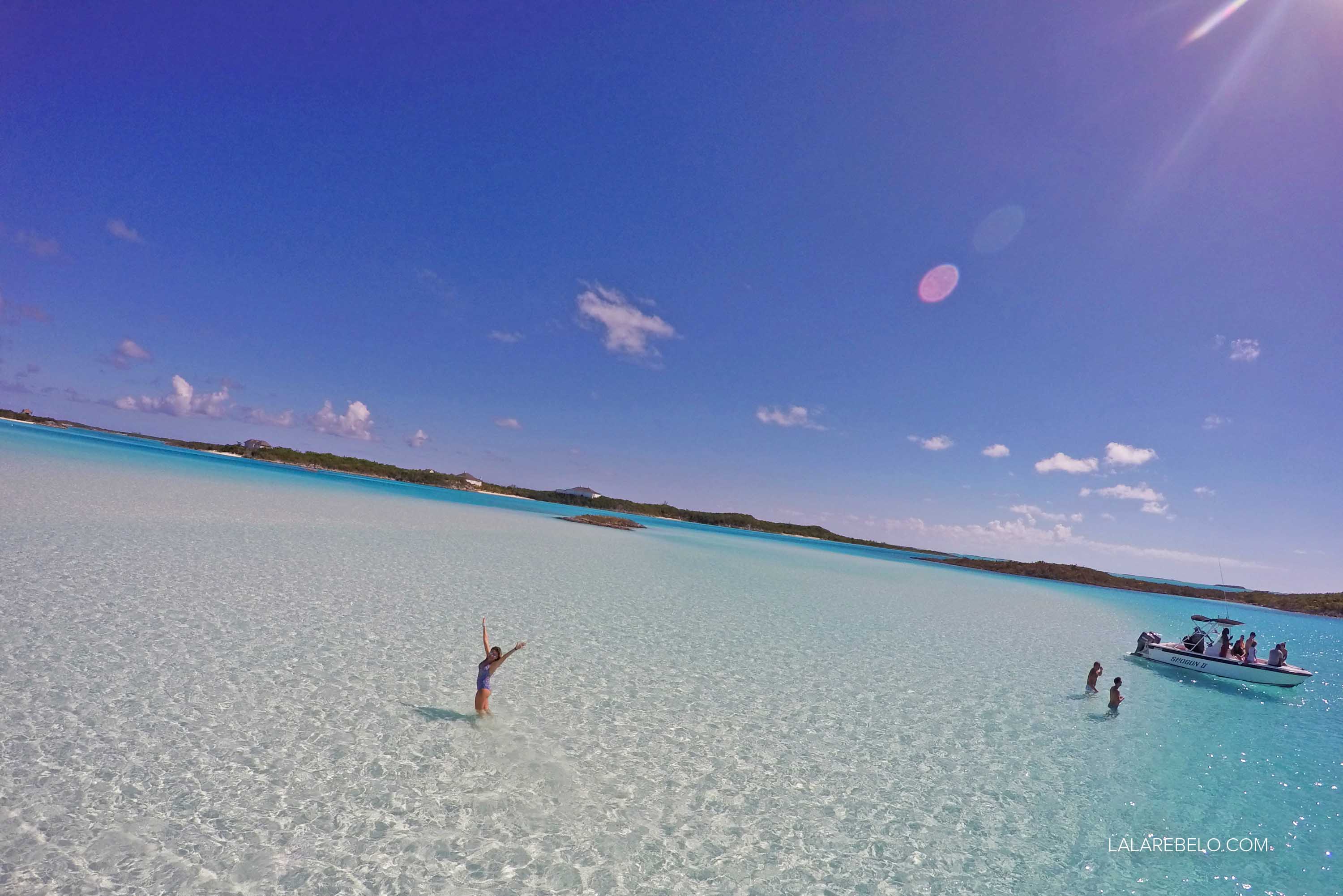 Dias ensolarados em Exuma, Bahamas! Foto nos famosos sandbars (bancos de areia).