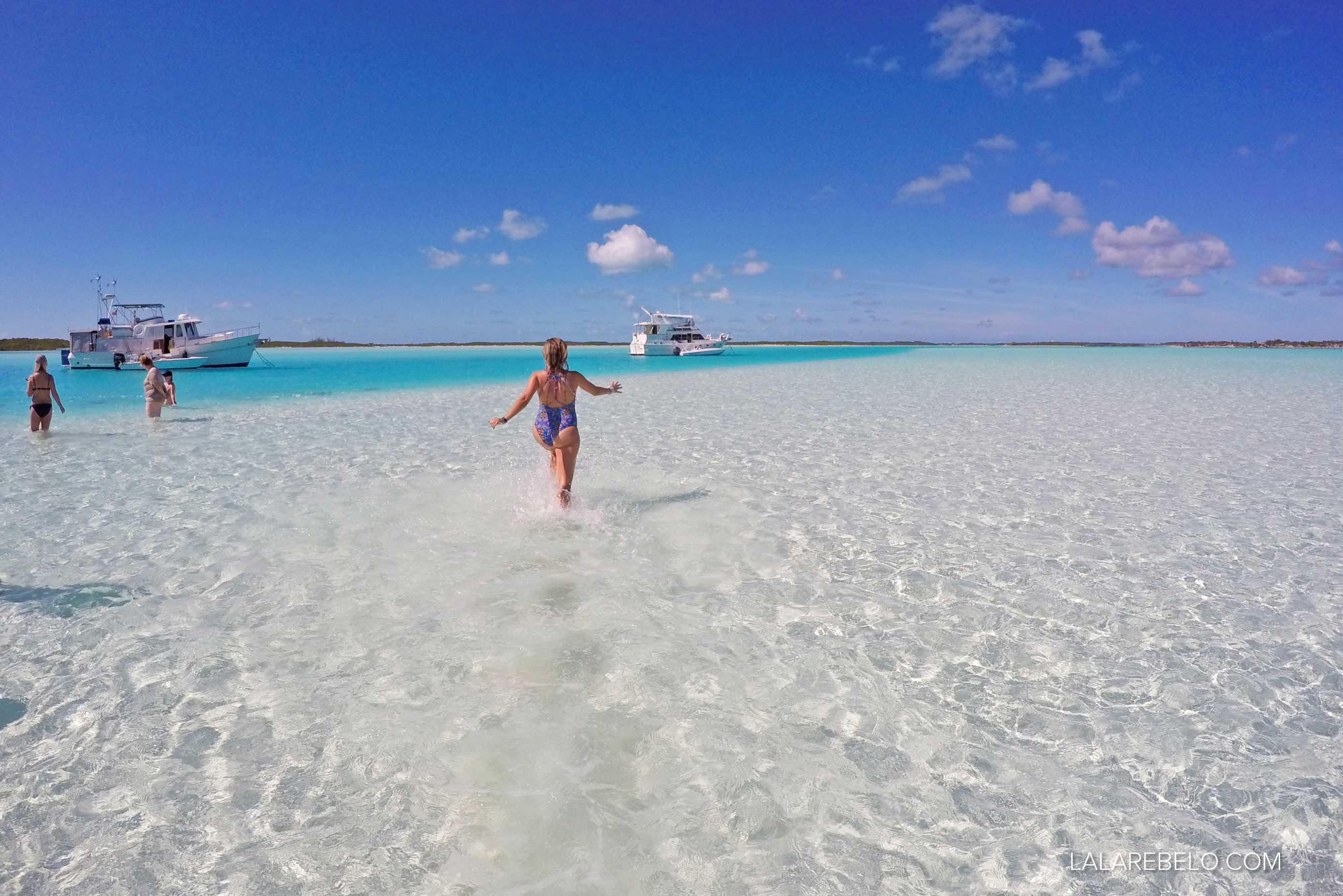 Não dá para não ser MUITO FELIZ nesse lugar!! Sandbar em Exuma Cays - Bahamas