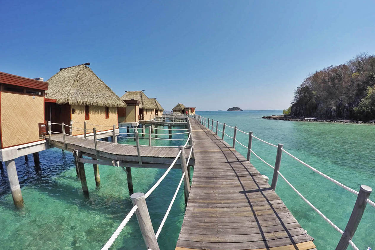 likuliku lagoon resort fiji overwater bungalow